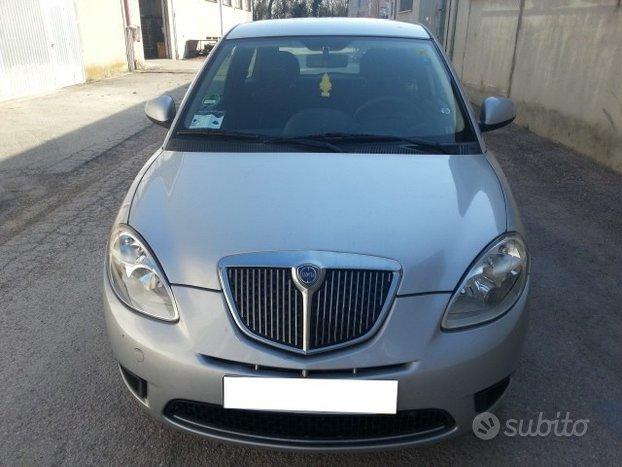 Lancia Ypsilon 1.2 69CV Oro