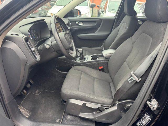 VOLVO XC40 T2 130CV MOMENTUM CORE