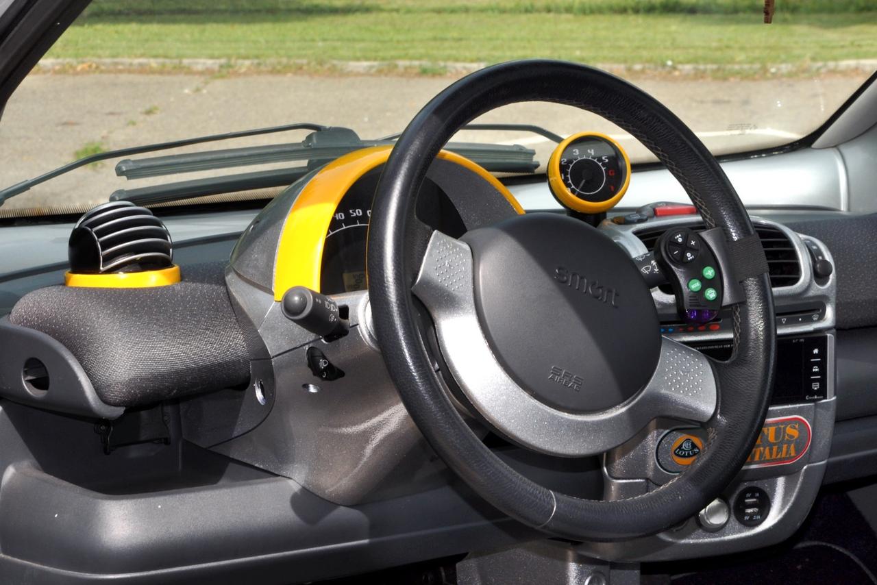 Smart Smart 700 city-coupé con Finiture Lotus Cup