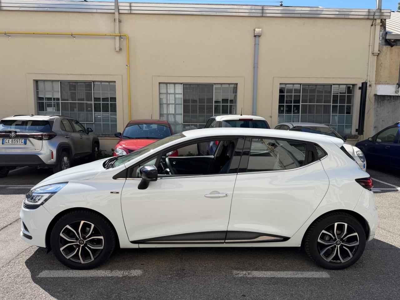 Renault Clio TCe 12V 75 CV 5 porte Moschino Zen