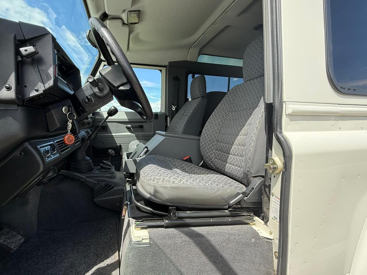 Land Rover Defender 90 2.5 Td5 SW