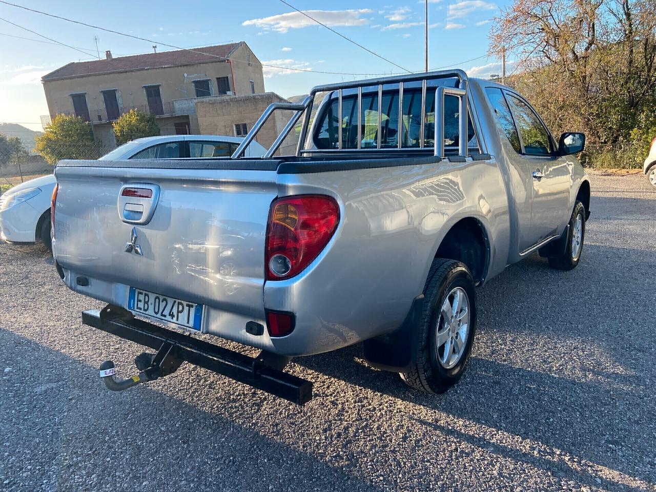 Mitsubishi L200 4 posti/Gancio ( Motore Nuovo)