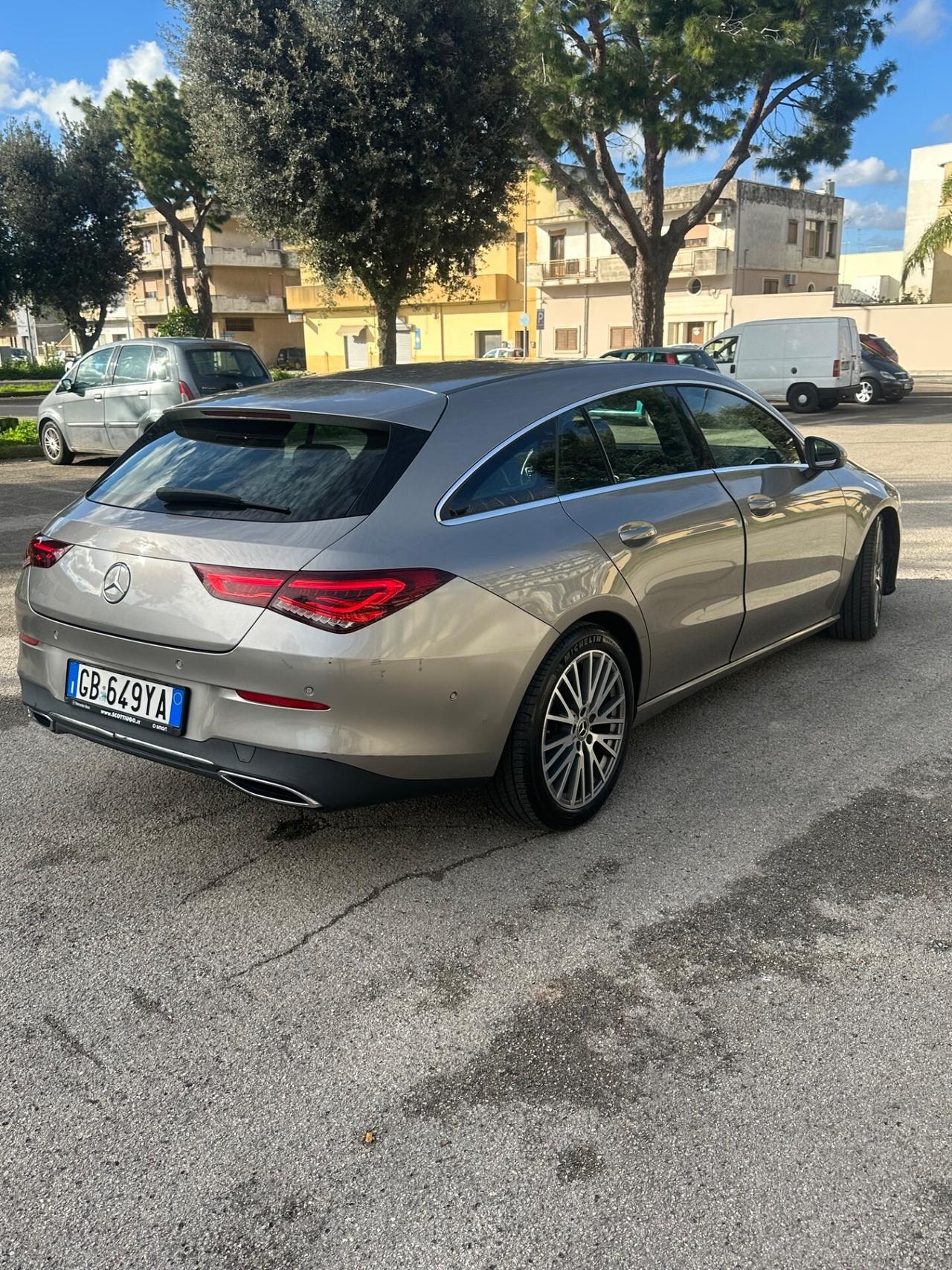 MERCEDES-BENZ CLA 200 d Automatic Shooting Brake