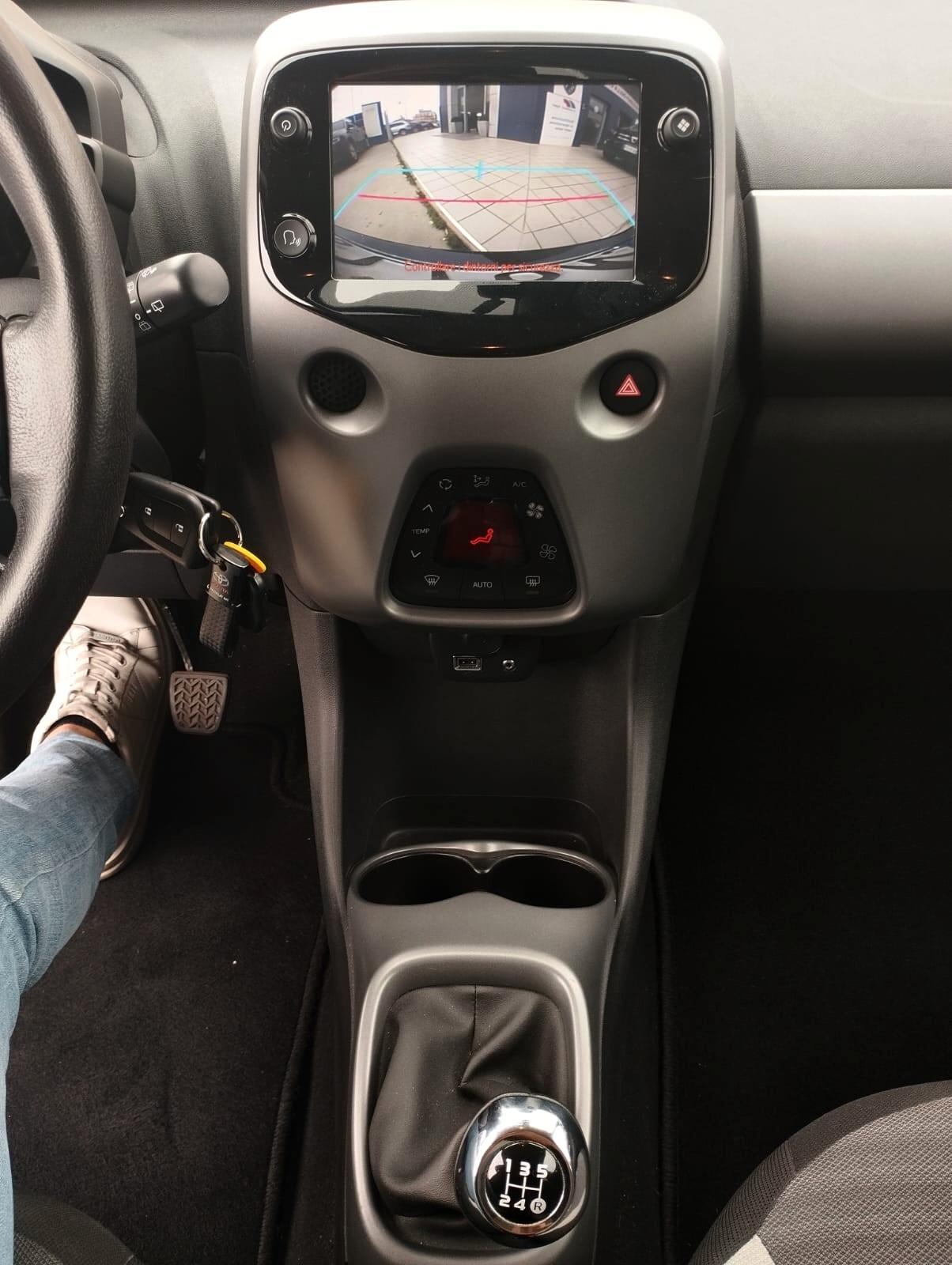 Toyota Aygo Connect 1.0 72 CV 5 porte x-play