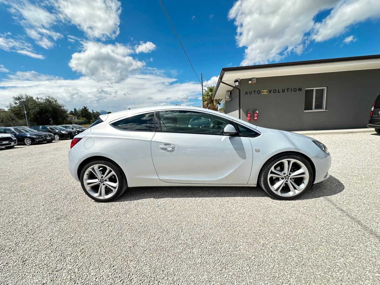 Opel Astra GTC 2.0 CDTI 165cv Cosmo 288.180 km