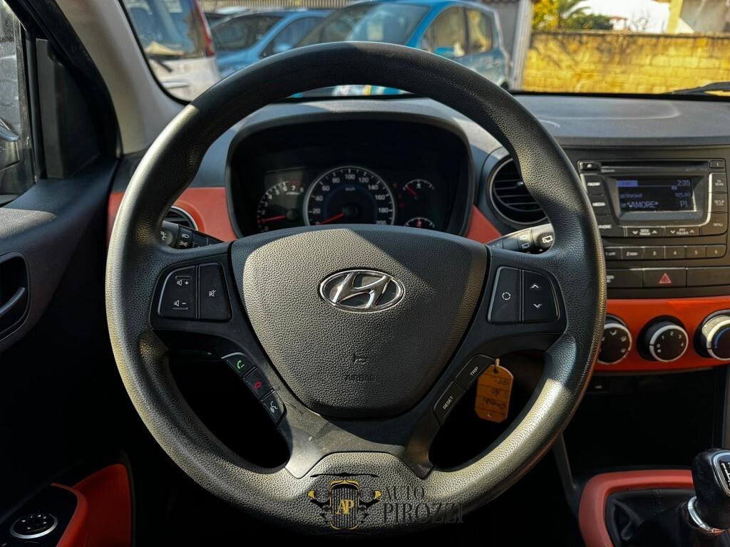 Hyiundai i10 LOGIN1.0 B/GPL del 2016 con 108000KM