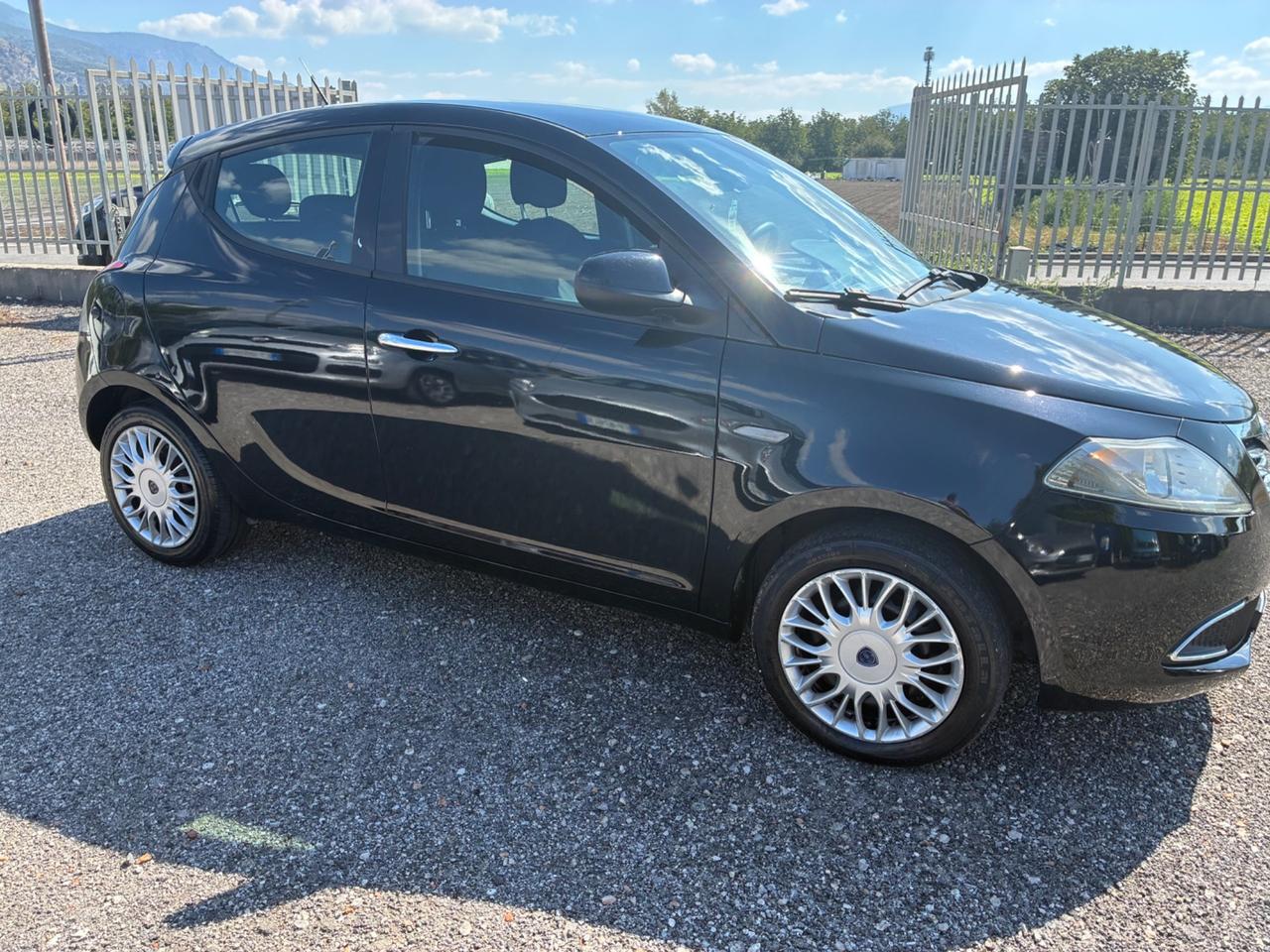 Lancia Ypsilon 1.2 69cv GPL - 2014