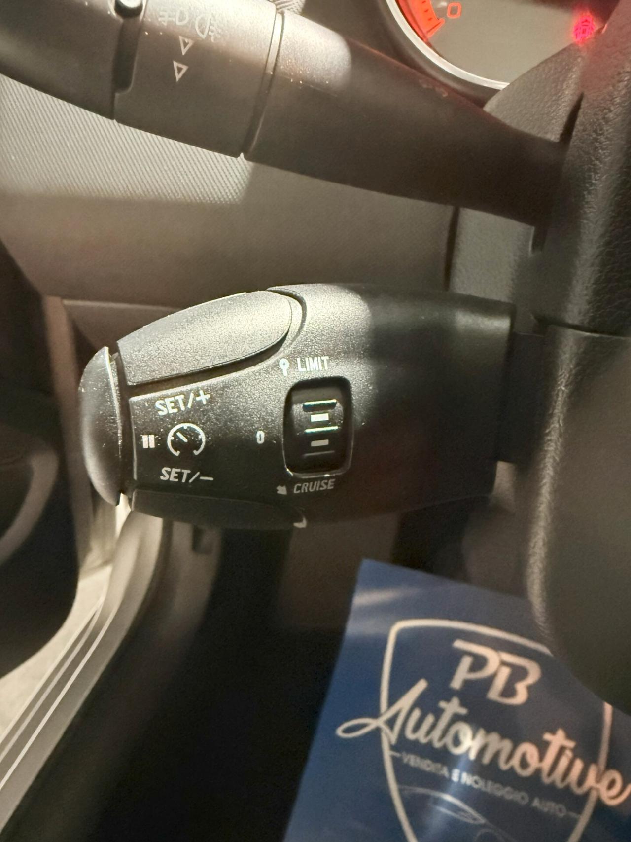 Peugeot 308 1.6HDI PREMIUM 5 PORTE 110 CV