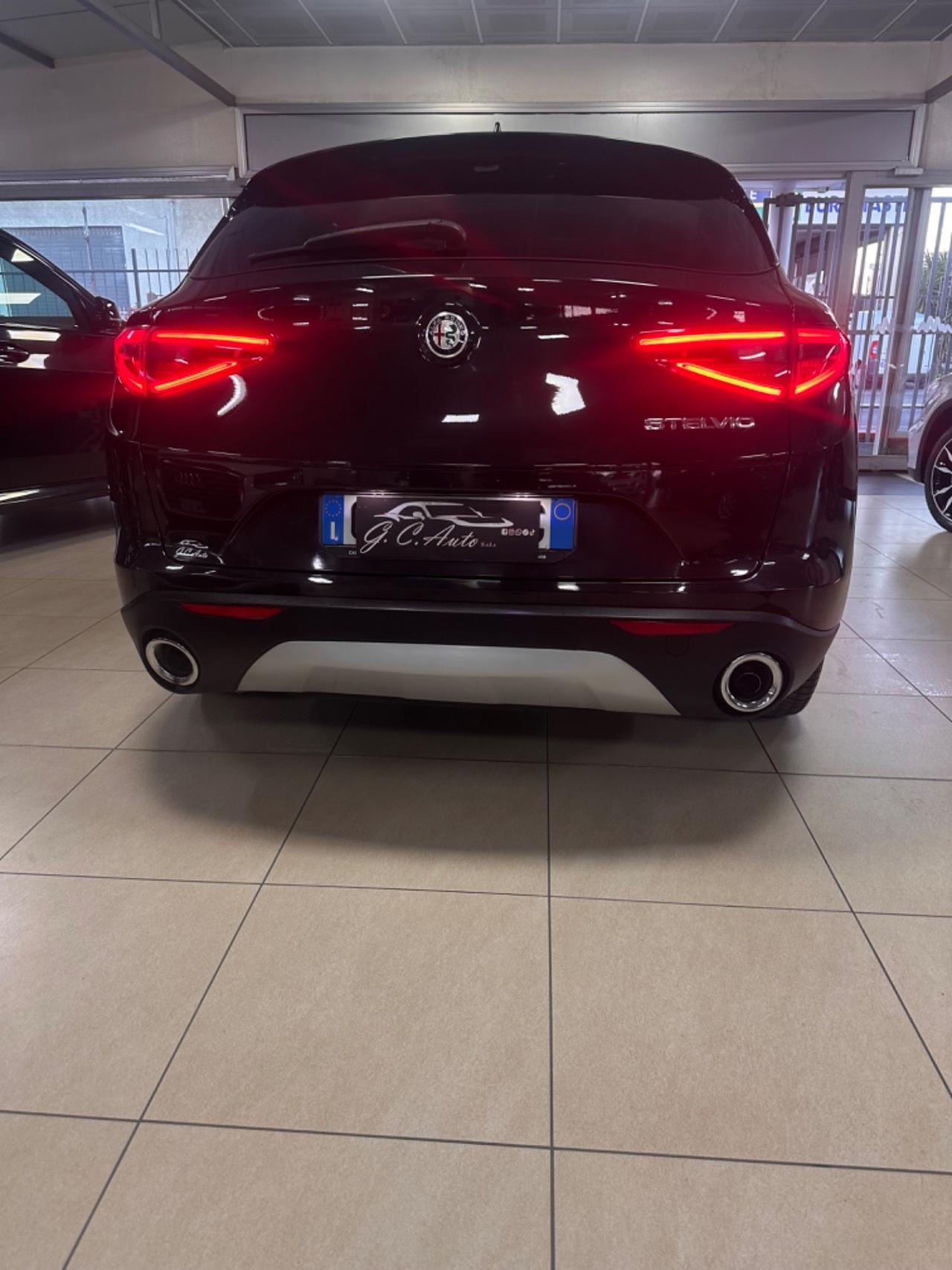 Alfa Romeo Stelvio 2.2 Turbodiesel 160 CV AT8 RWD Business