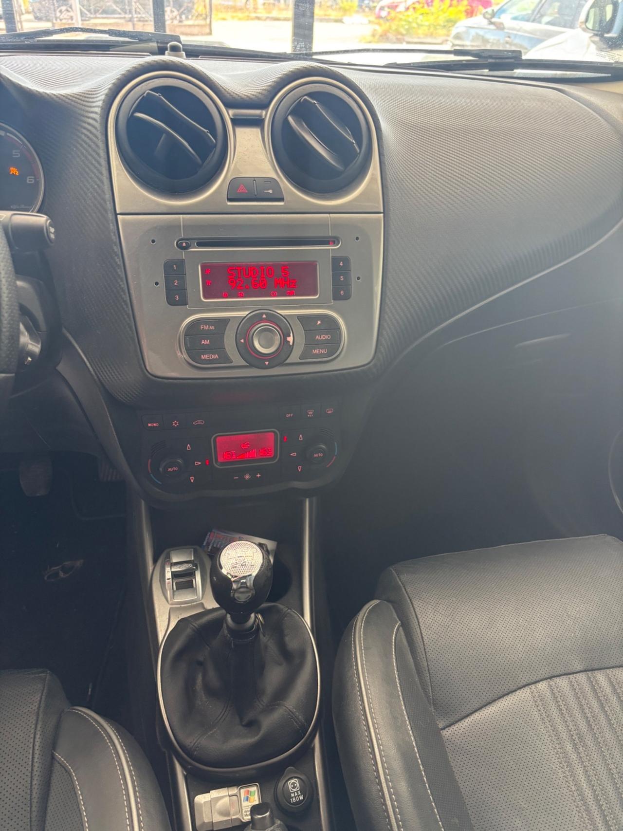Alfa Romeo MiTo 1.6 JTDm 16V Distinctive Sport Pack