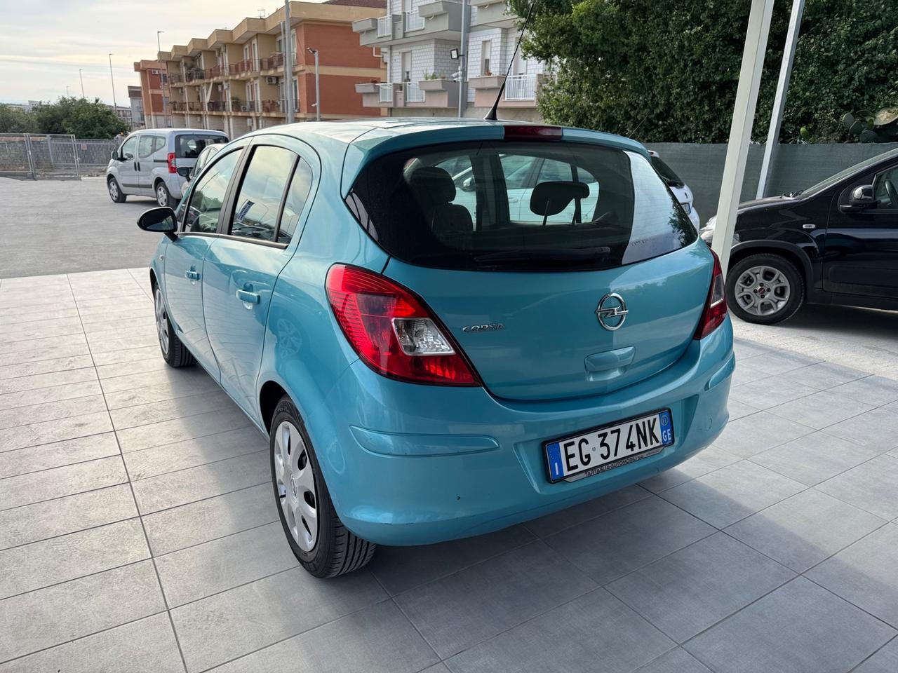 Opel Corsa 1.2 5 porte Club