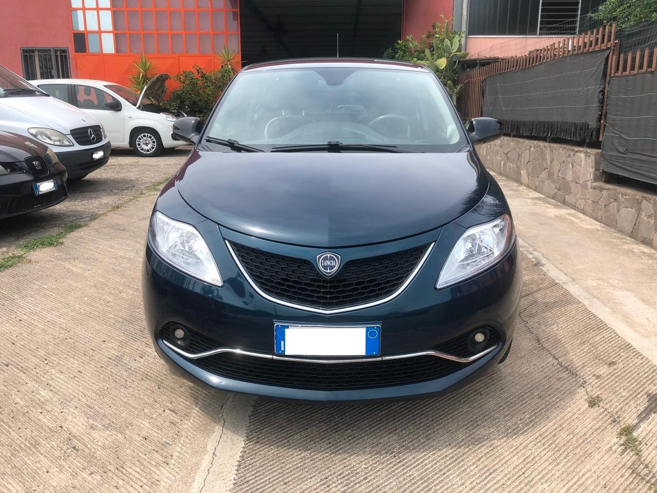 Lancia Ypsilon 1.2 platinum