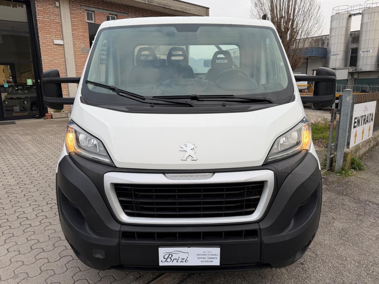 Peugeot Boxer 35 2.2 BlueHDi 140 S&S PL Cabinato