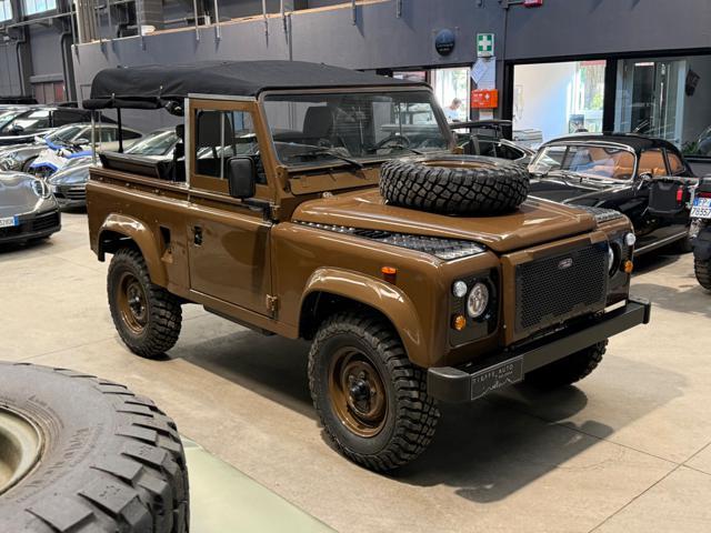 LAND ROVER Defender 90 diesel Soft-top