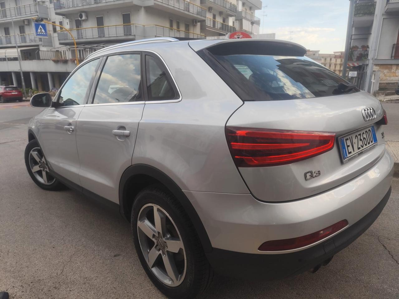 Audi Q3 2.0 TDI Quattro * TETTO PANORAMICO APRIBILE * Navi * Garantita 12 Mesi