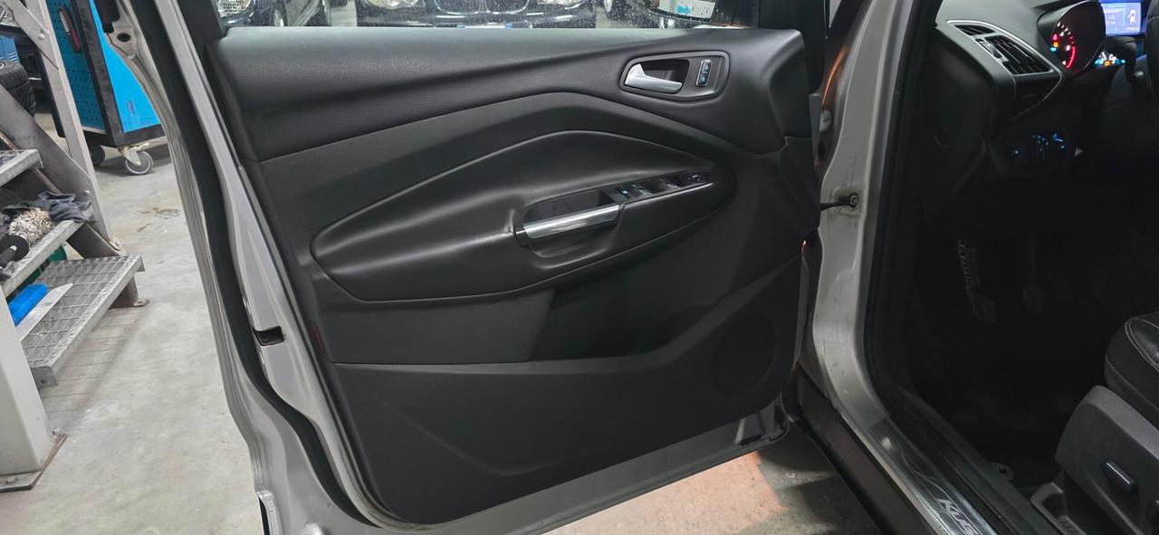 Ford Kuga 2.0 TDCI 140 CV 4WD Business