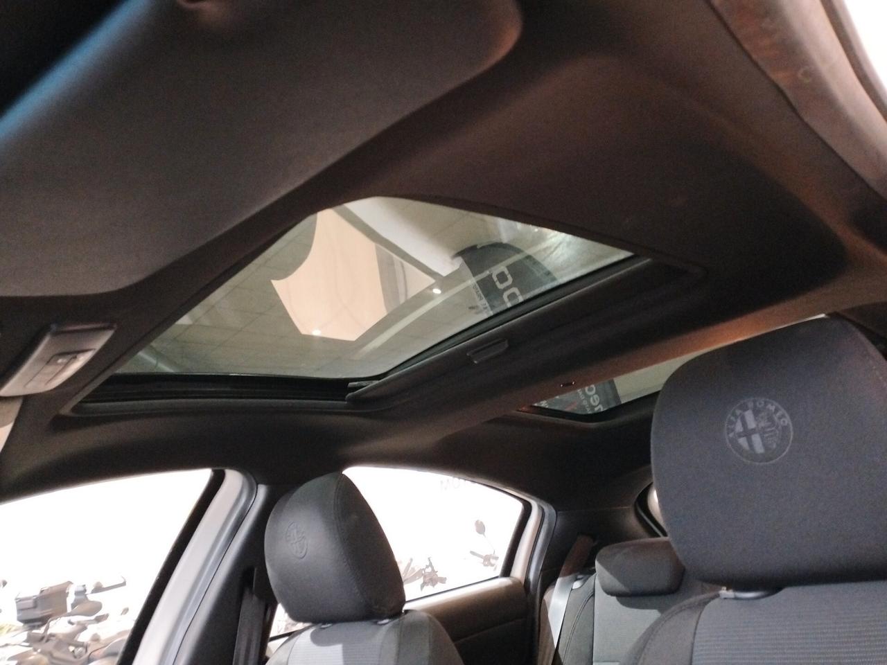 Alfa Romeo Giulietta 2.0 jtdm Exclusive 170cv *TETTO PANORAMICO*