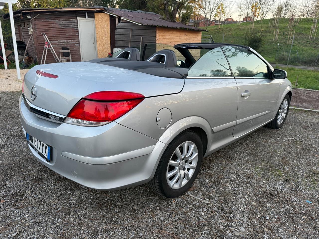 Opel Astra TwinTop 1.6 16V VVT Cosmo