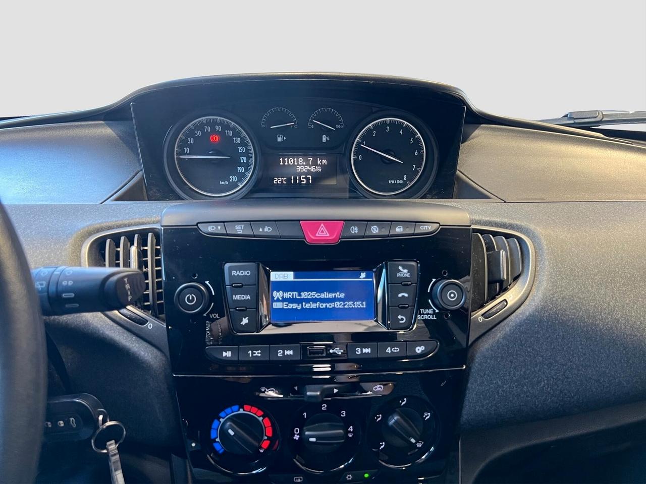 Lancia Ypsilon 1.0 FireFly 5 porte S&S Hybrid Ecochic Silver