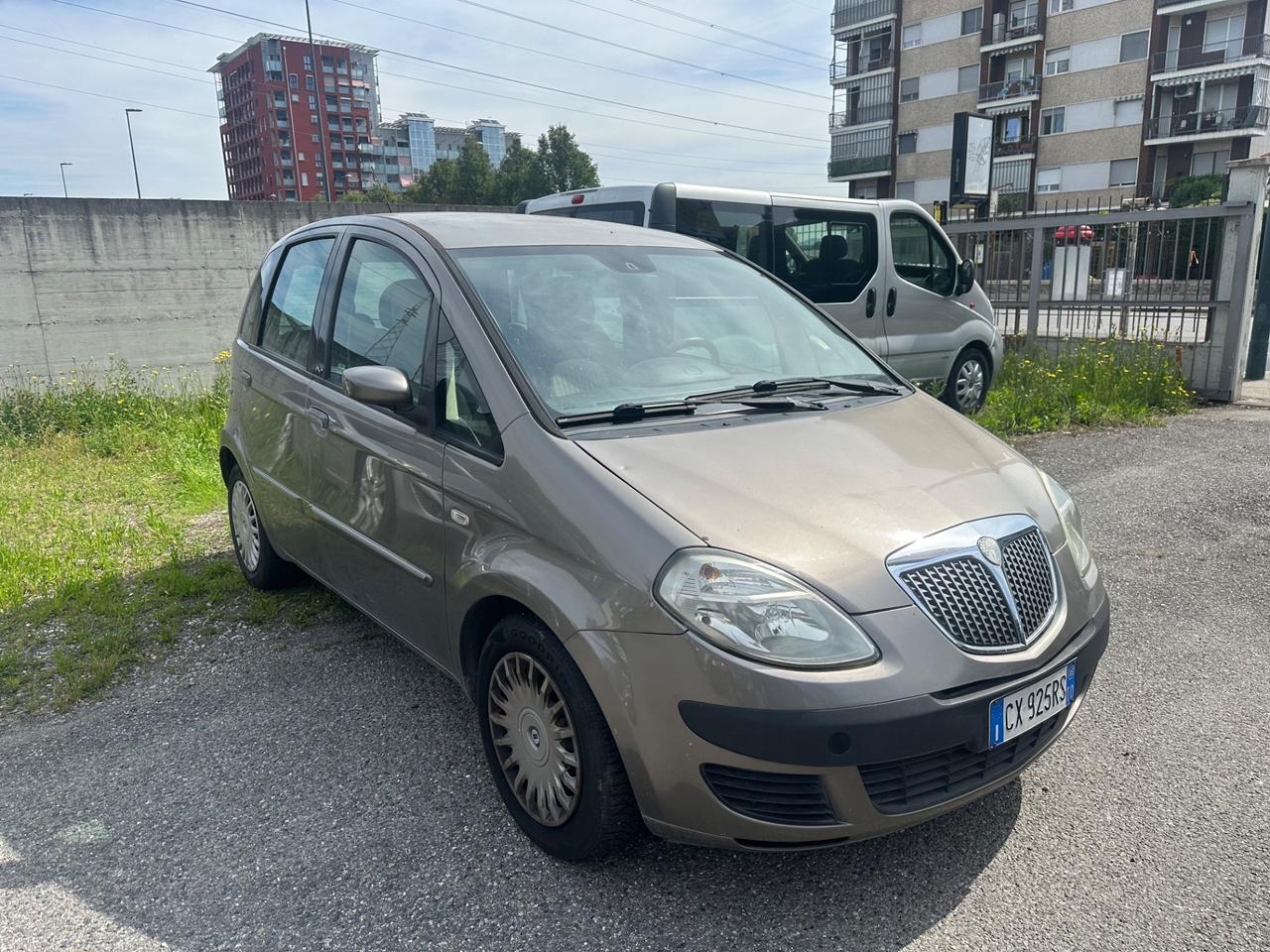 Lancia MUSA 1.4 16V Platino 100