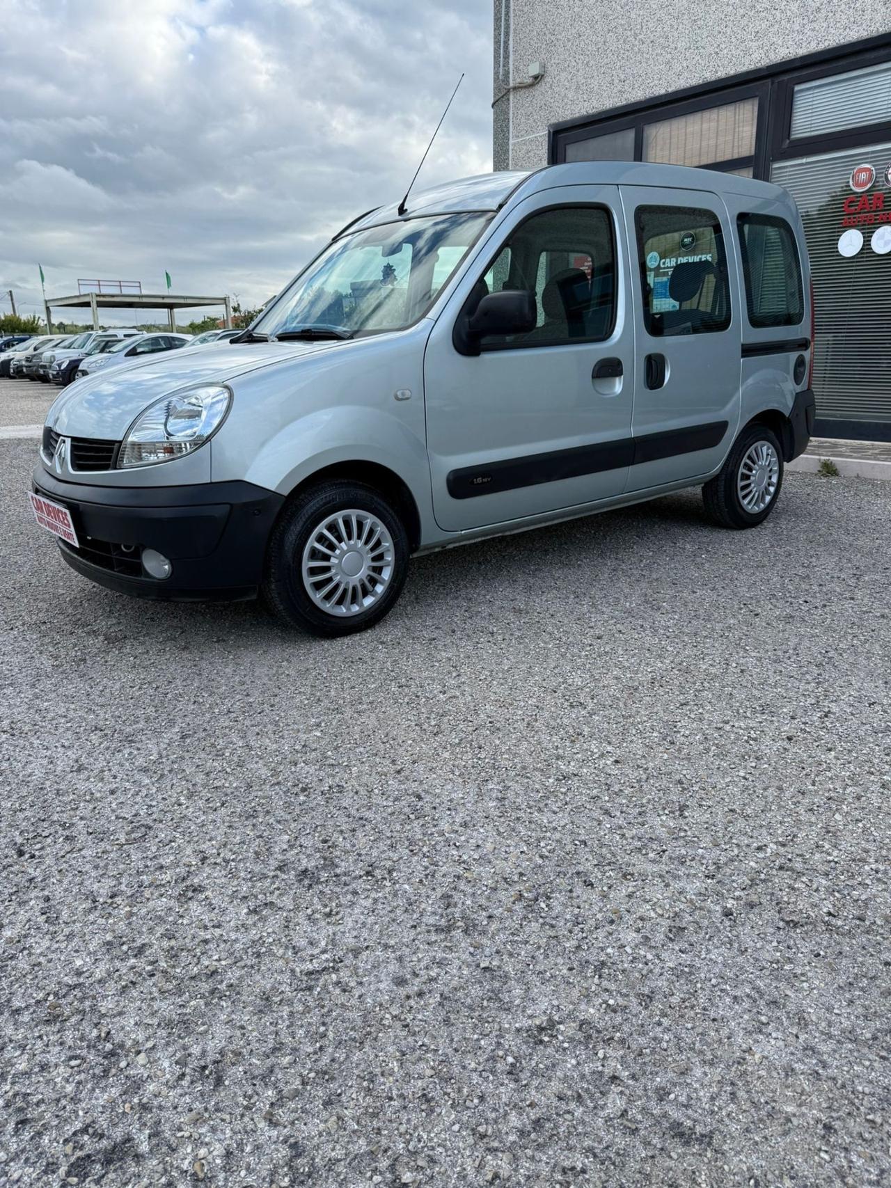 RENAULT KANGOO 1.6 BENZINA/METANO - PERMUTO