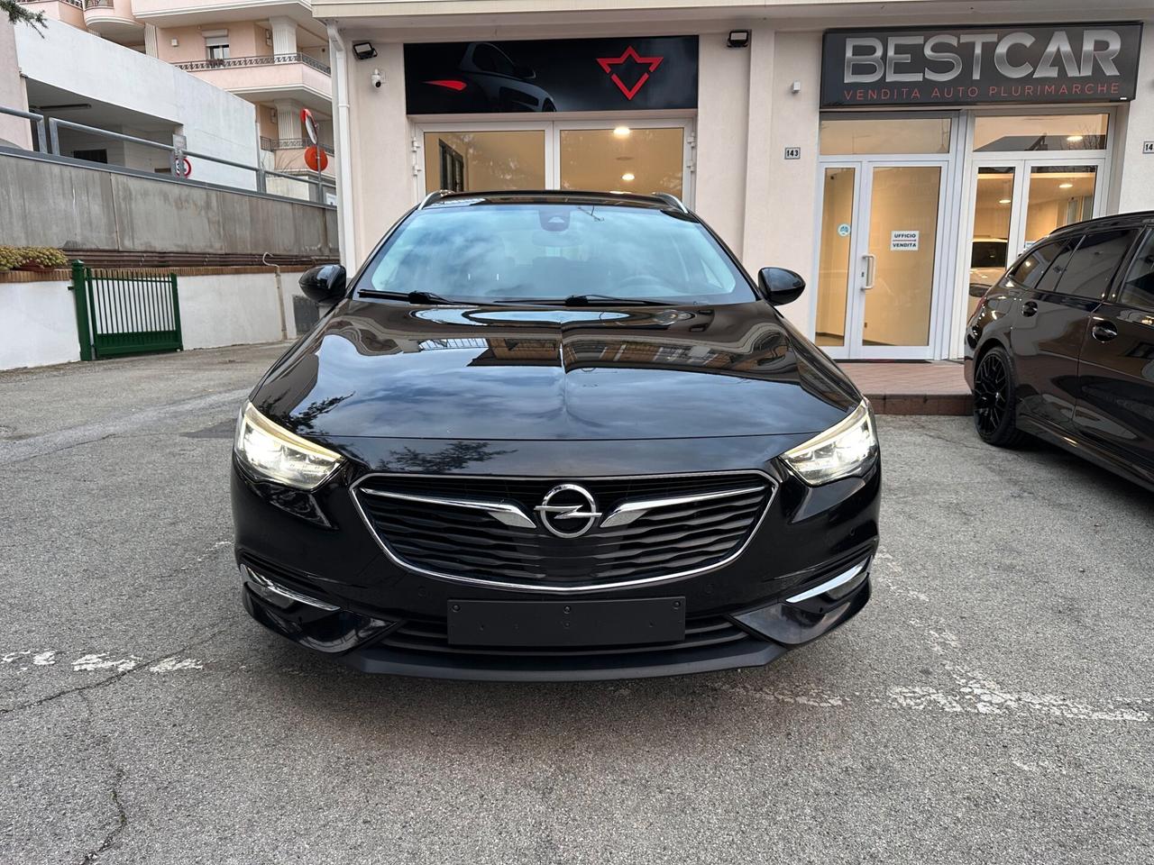 Opel Insignia 2.0 BiTurbo CDTI 4x4 aut. Sports Tourer LED PRO NAVI HEAD-UP PELLE