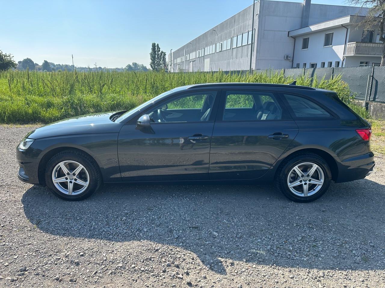 Audi A4 Avant 40 TDI quattro S tronic Business Advanced