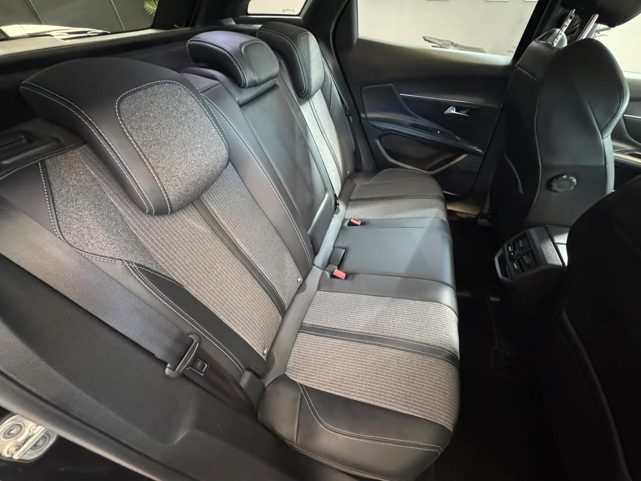 Peugeot 3008 BlueHDi 130 S&S EAT8 Allure Pack