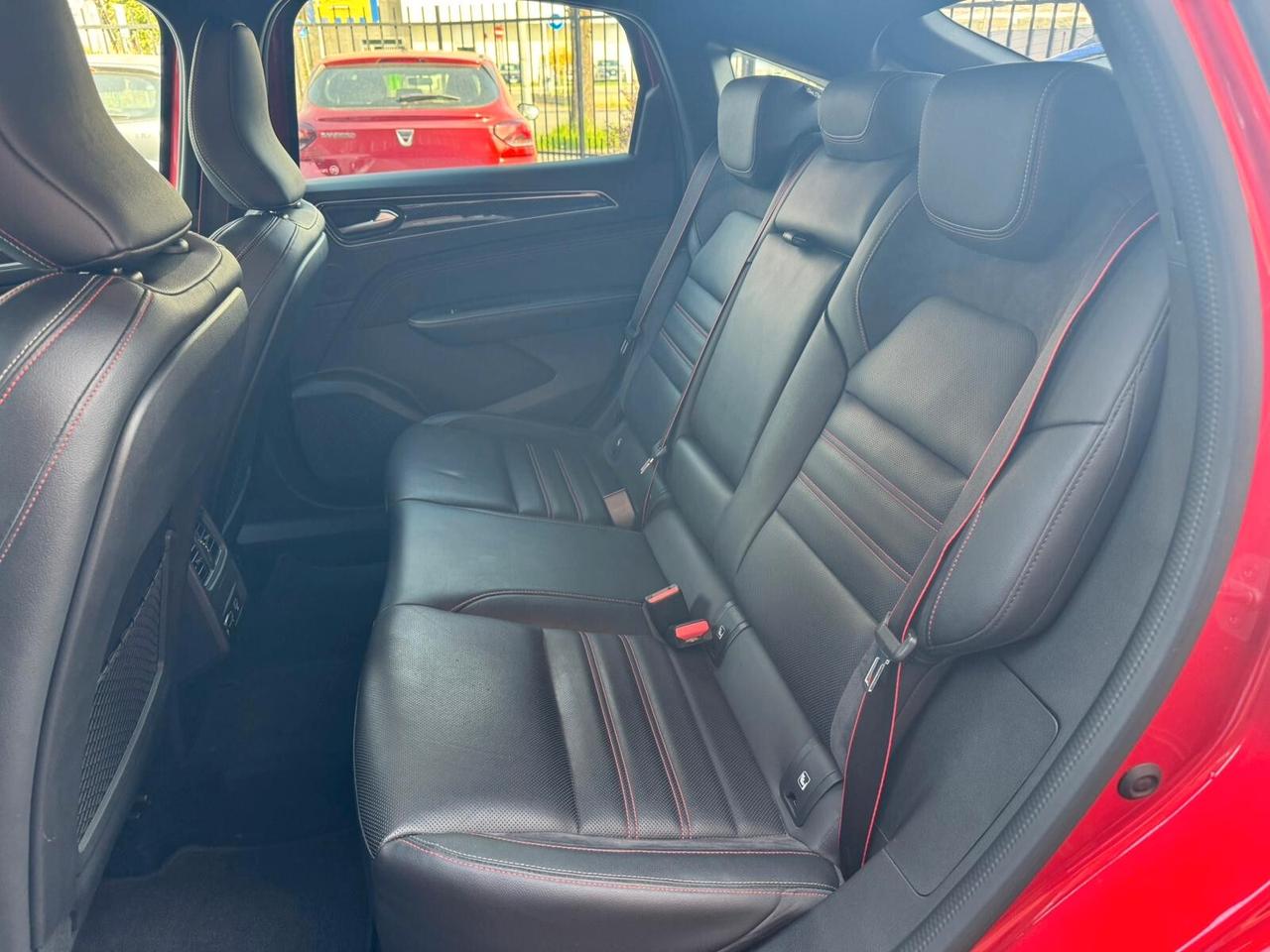 Renault Arkana Hybrid E-Tech 145 CV R.S. Line