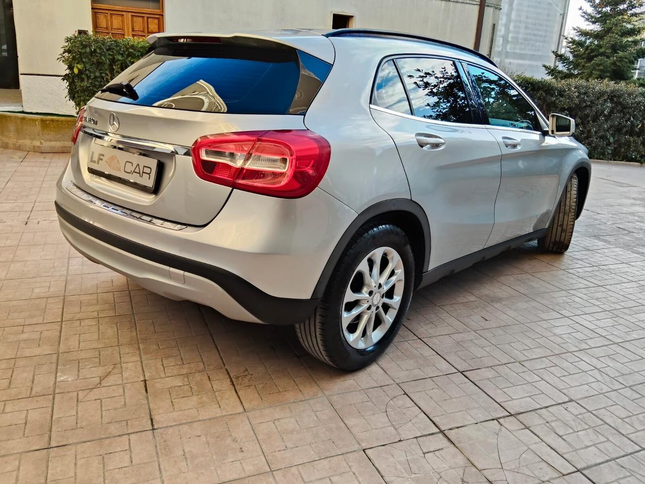 Mercedes-benz GLA 180 1.5 d Automatic Business 110 cv