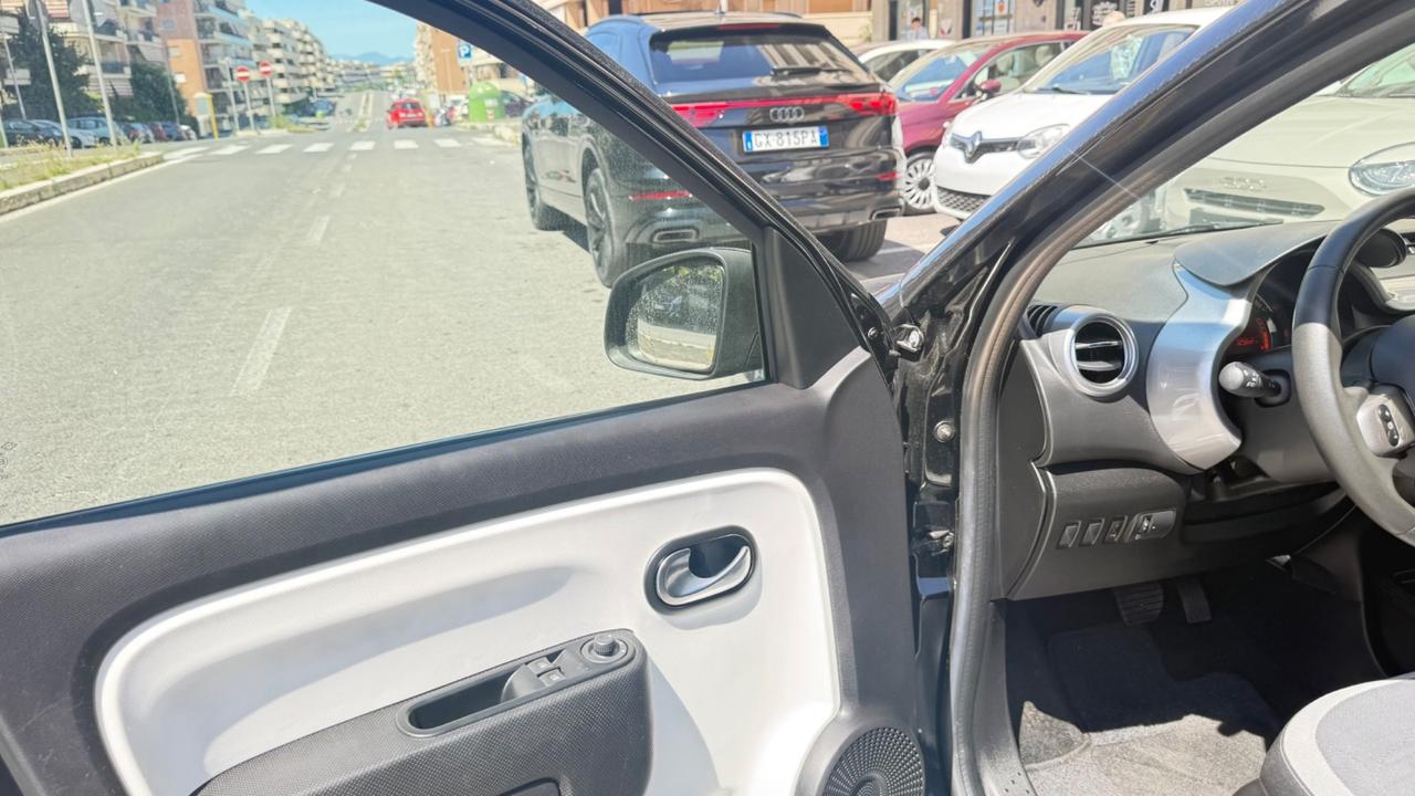 Renault Twingo LIMITEED C.AUTOMATICATO LED PDC BLUETOOTH CERCHI 16 SEDILI RISCALDATI