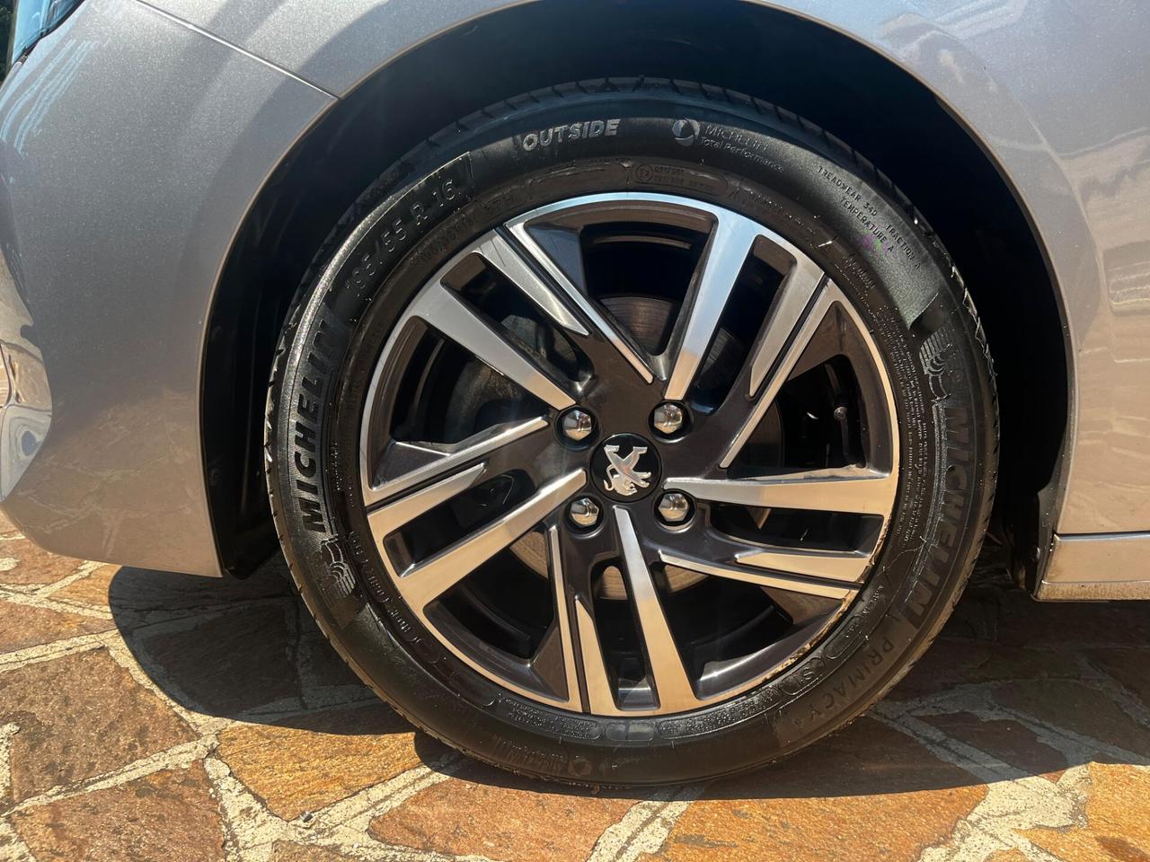 Peugeot 208 PureTech 100 Stop&Start 5 porte Allure