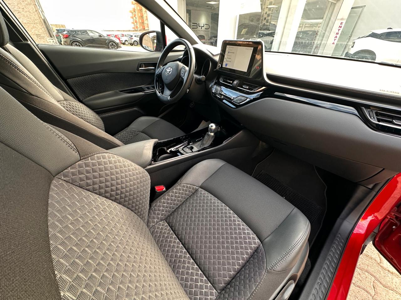 Toyota C-HR 1.8 Hybrid E-CVT Trend