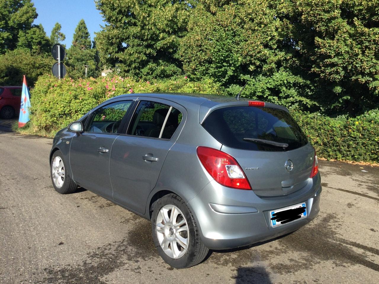Opel Corsa 1.2 Gpl Neopatentati euro 5B- 2012