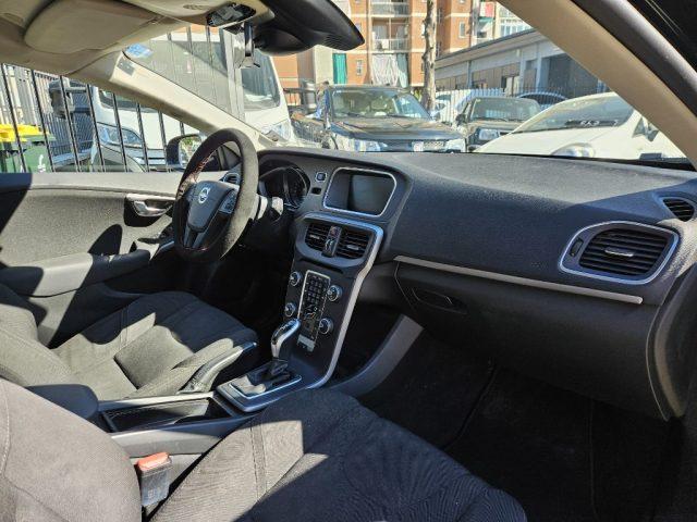 VOLVO V40 D2 Geartronic Momentum