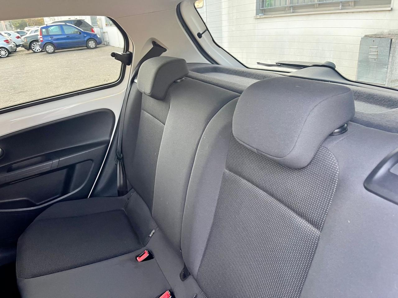 VW Up 1.0benz 2014 144.000km perfetta per neopatentati