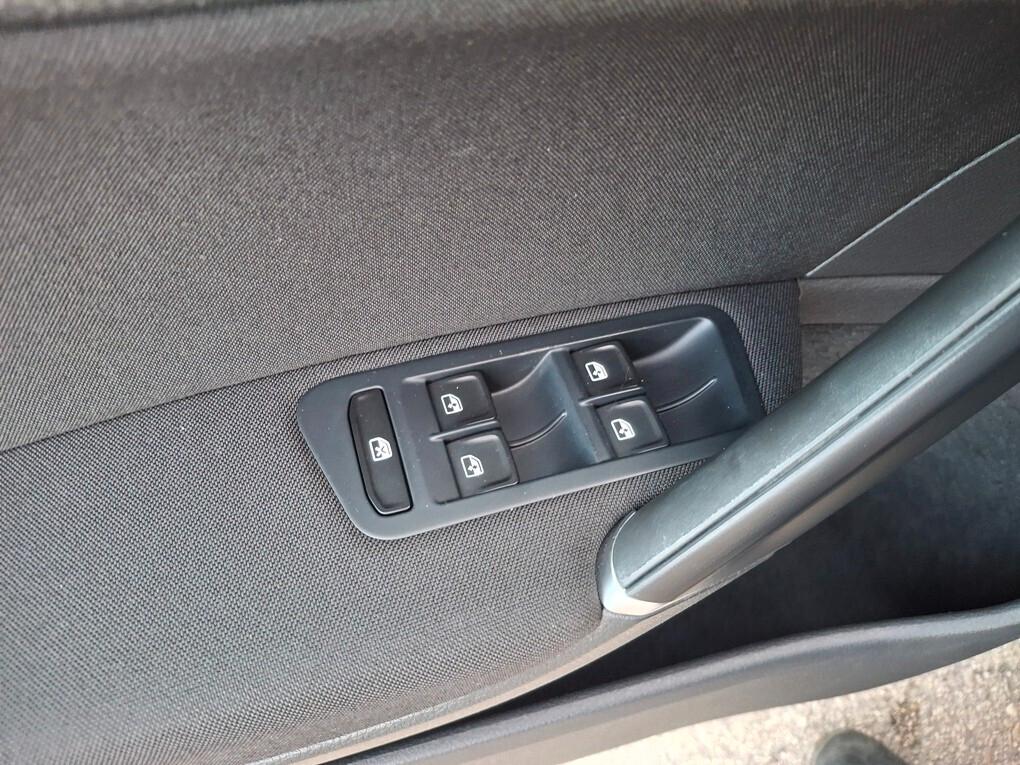 Volkswagen Golf 1.6 TDI 115cv DSG - 2018