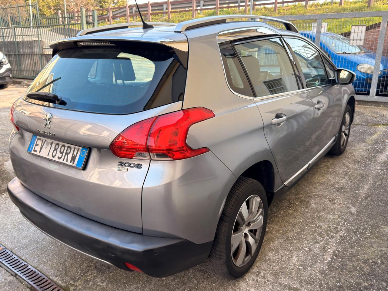 Peugeot 2008 Cambio Automatico KM 100.700