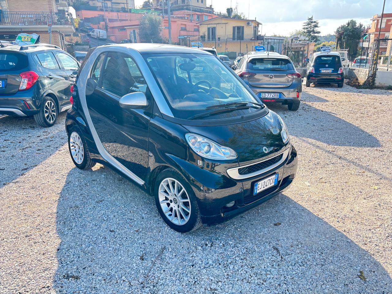 Smart ForTwo 52 kW MHD coupé White Tailor Made