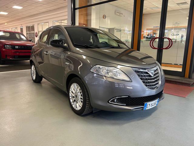 LANCIA Ypsilon 1.2 69 CV 5 porte Gold