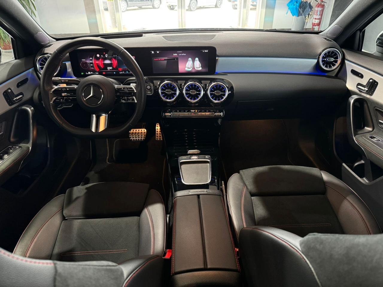 Mercedes-benz A 180d Automatic Premium AMG Night Edition Plus