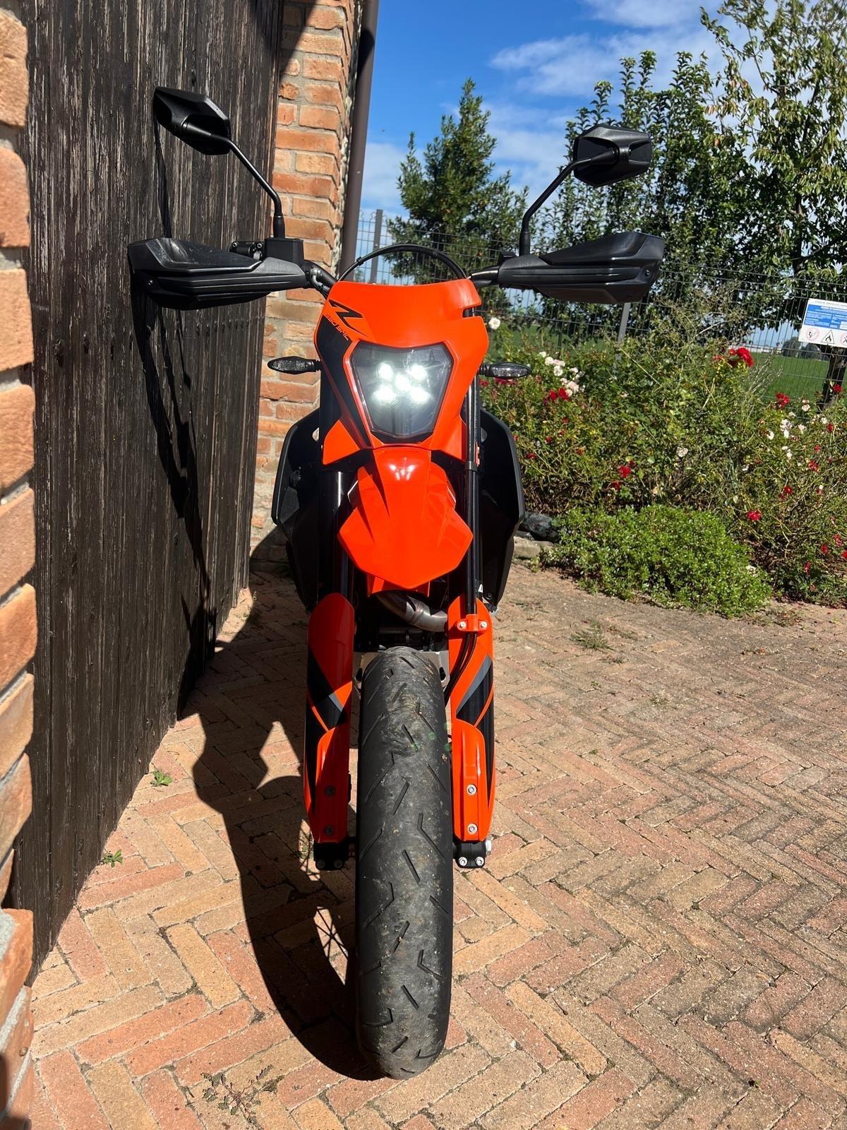 Ktm 690 SMC KTM SMC