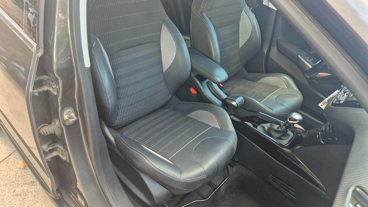 Peugeot 2008 BlueHDi 100 S&S Allure