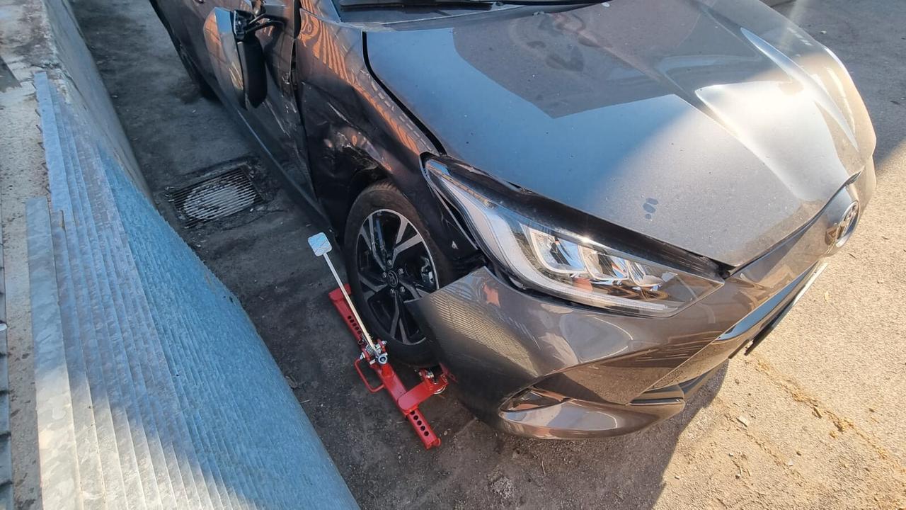 Toyota Yaris 1.5 Hybrid 5 porte Trend INCIDENTATA