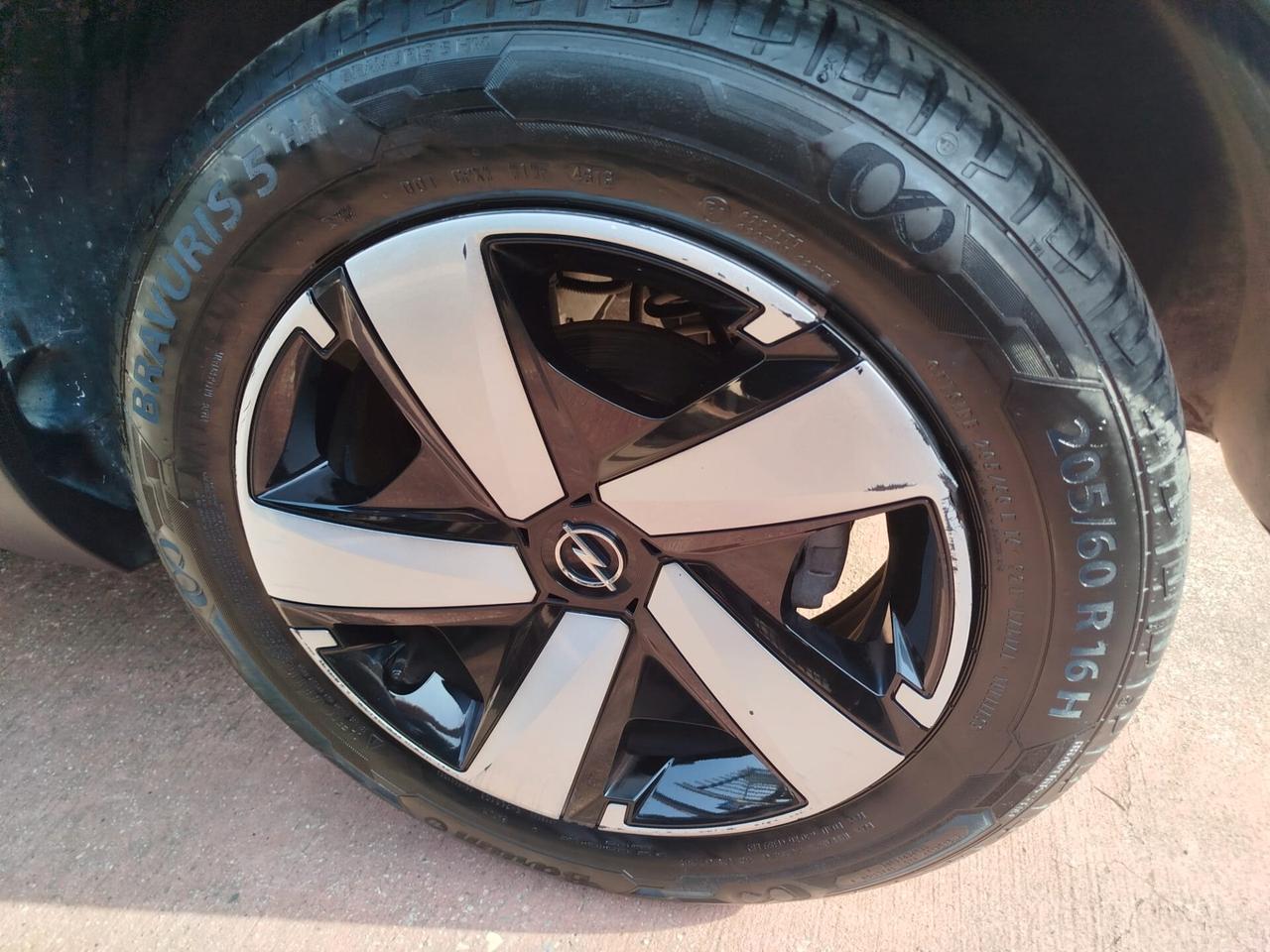 Crossland 1.5-120cv*PREZZO VERO* AT6- GARANZIA 12 MESI- IVA DEDUCIBILE