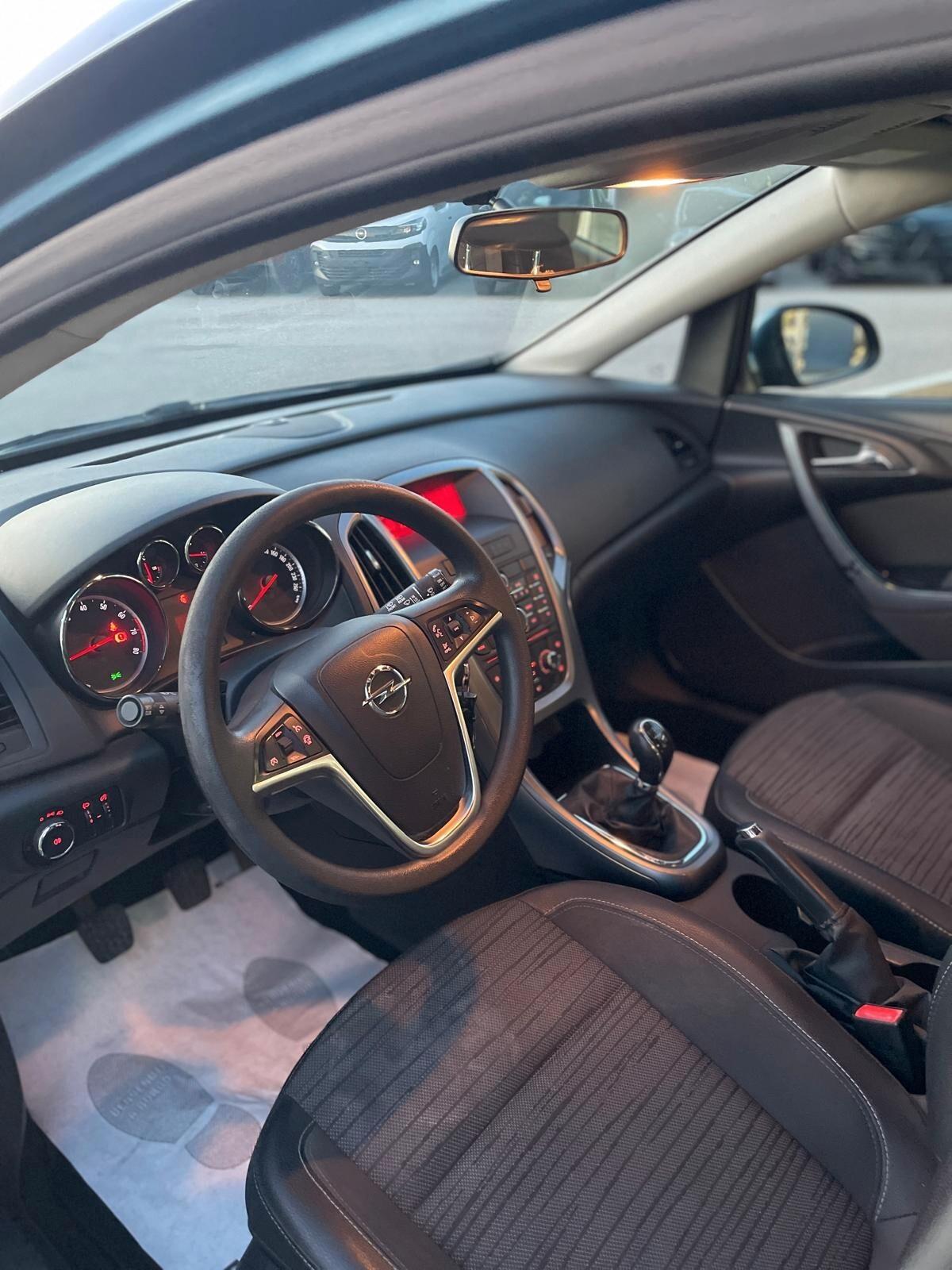 Opel Astra 1.4 Turbo 140CV Sports Tourer Cosmo