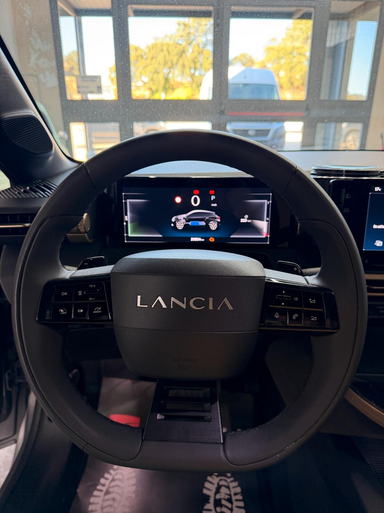 Lancia Ypsilon Hybrid e-DCT LX