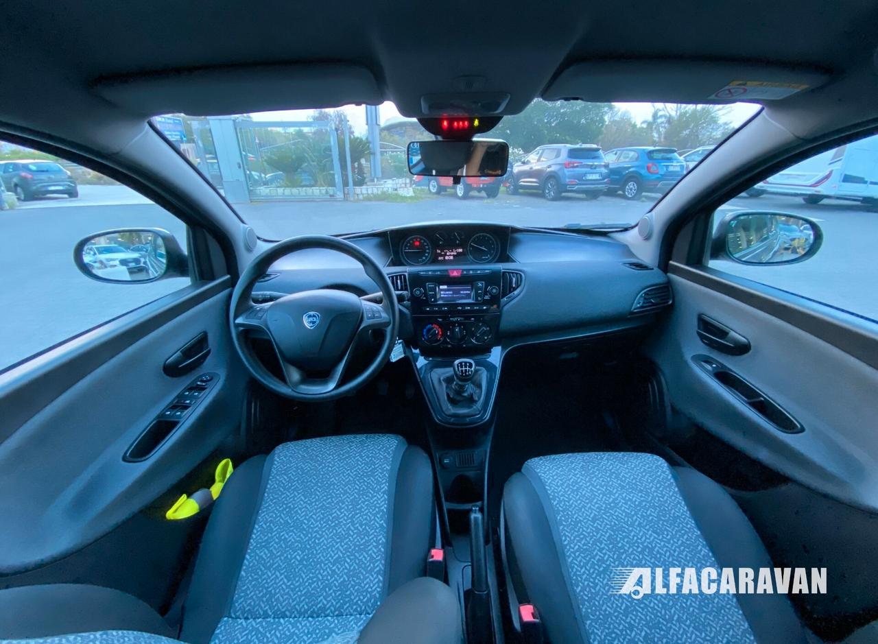 Lancia Ypsilon 1.0 firefly hybrid Gold