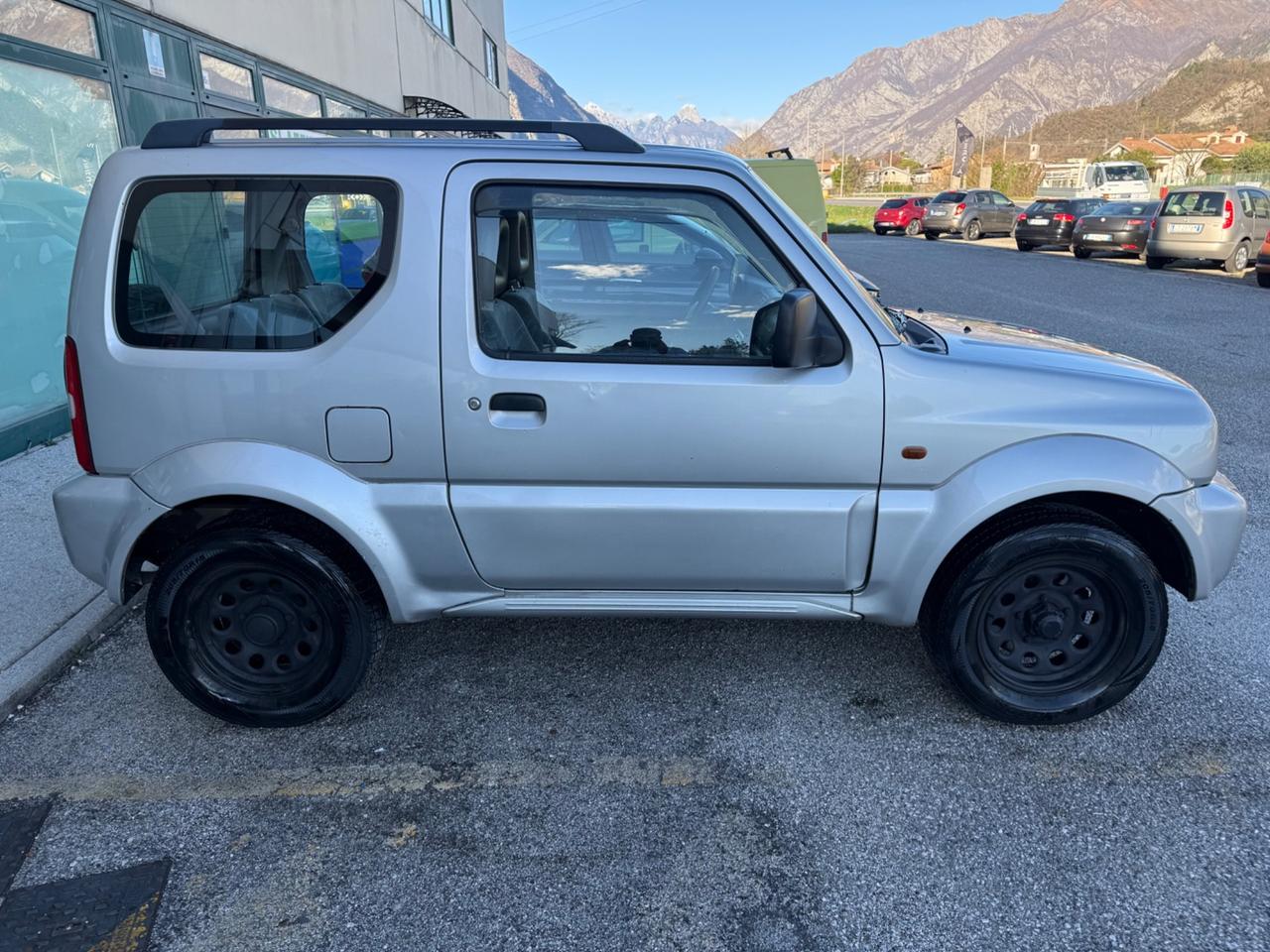 Suzuki Jimny - 1.3i 4WD JLX