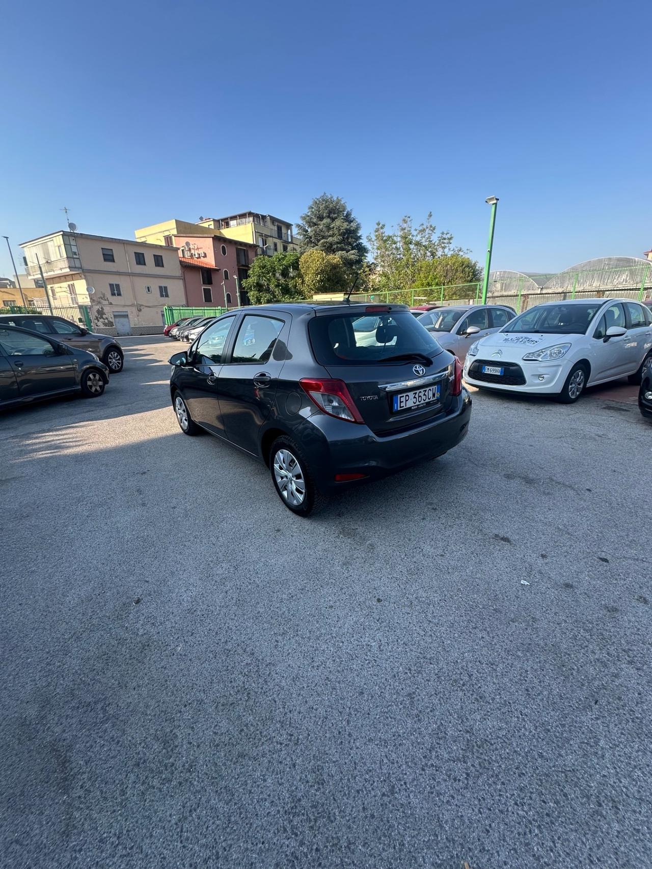 Toyota Yaris 1.0 5 porte Lounge